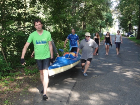 4_Umtragen am Wehr Neumhl